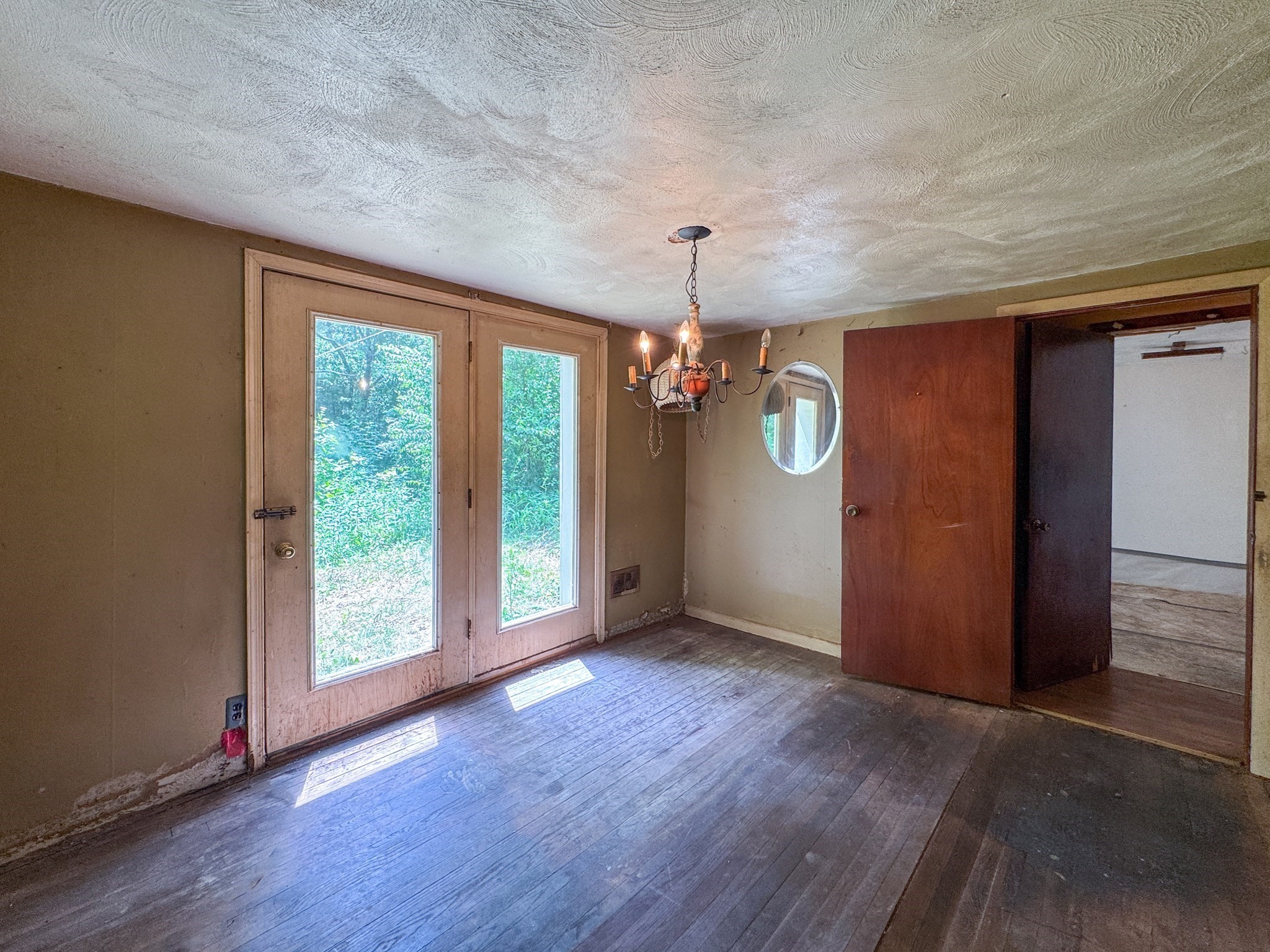 332 Batchelor St Property Photo 15