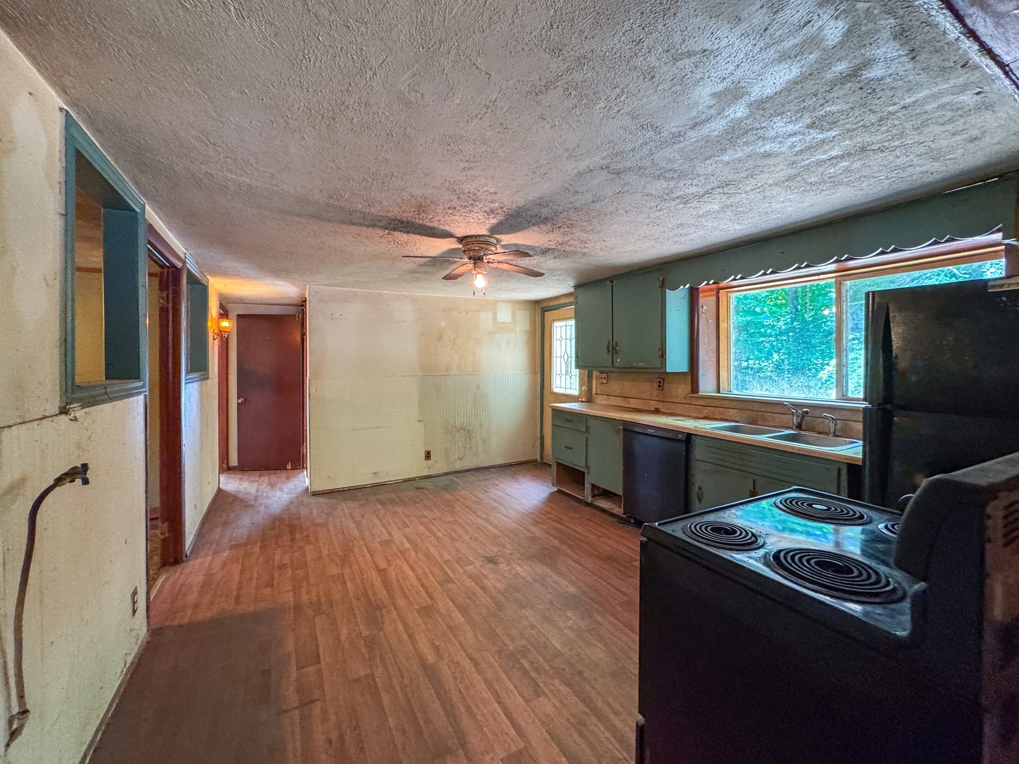 332 Batchelor St Property Photo 17