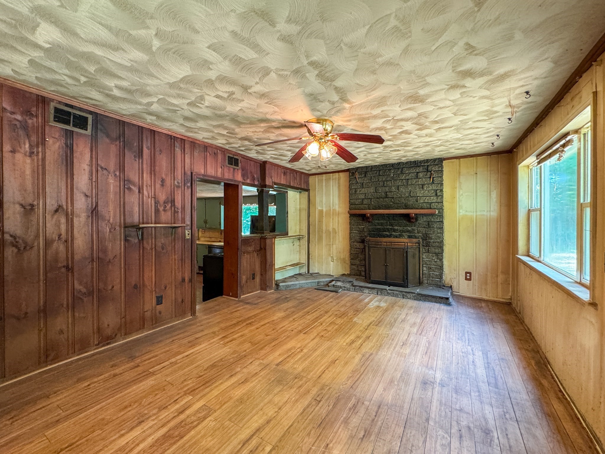 332 Batchelor St Property Photo 20