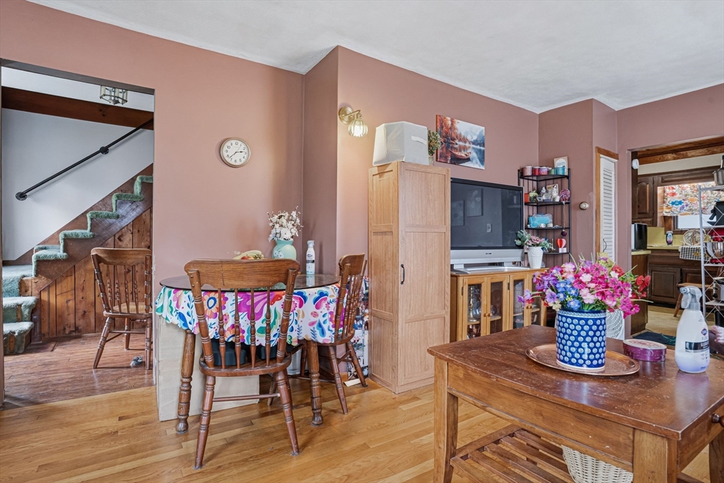 20 Baker St Property Photo 8