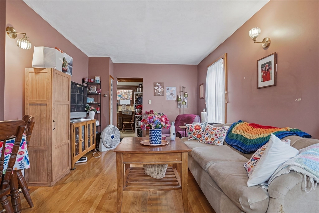 20 Baker St Property Photo 10