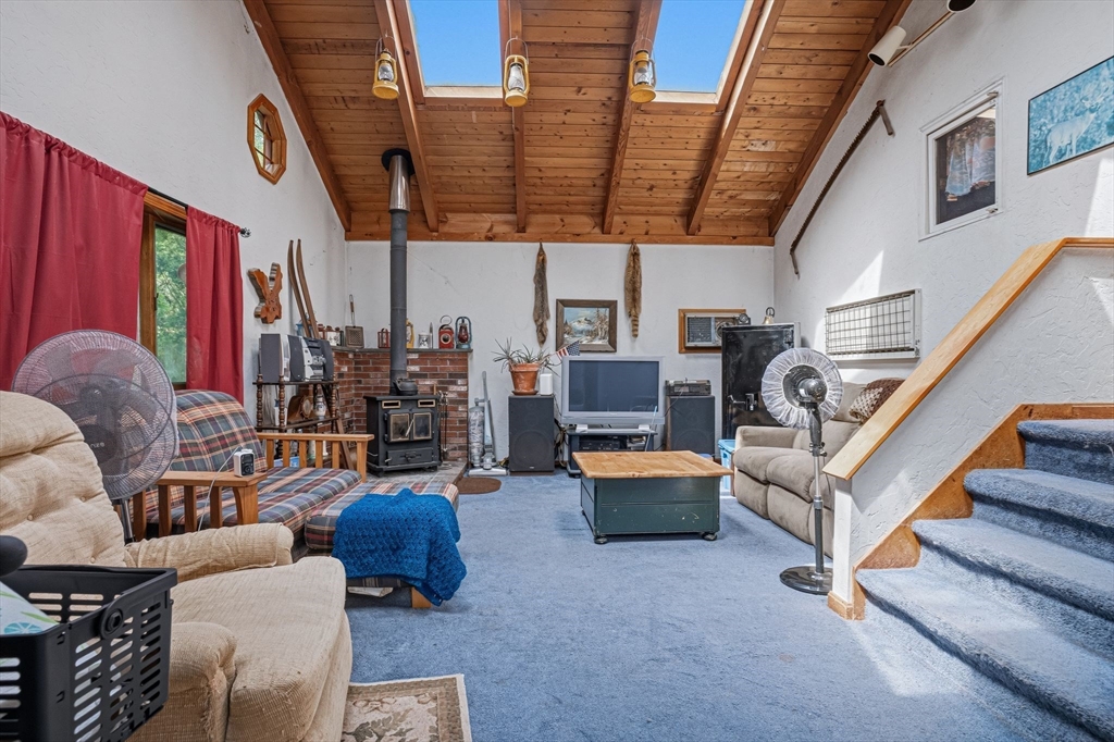 20 Baker St Property Photo 14