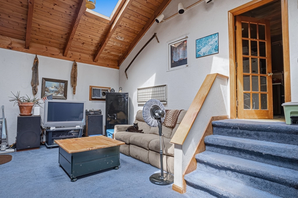 20 Baker St Property Photo 15