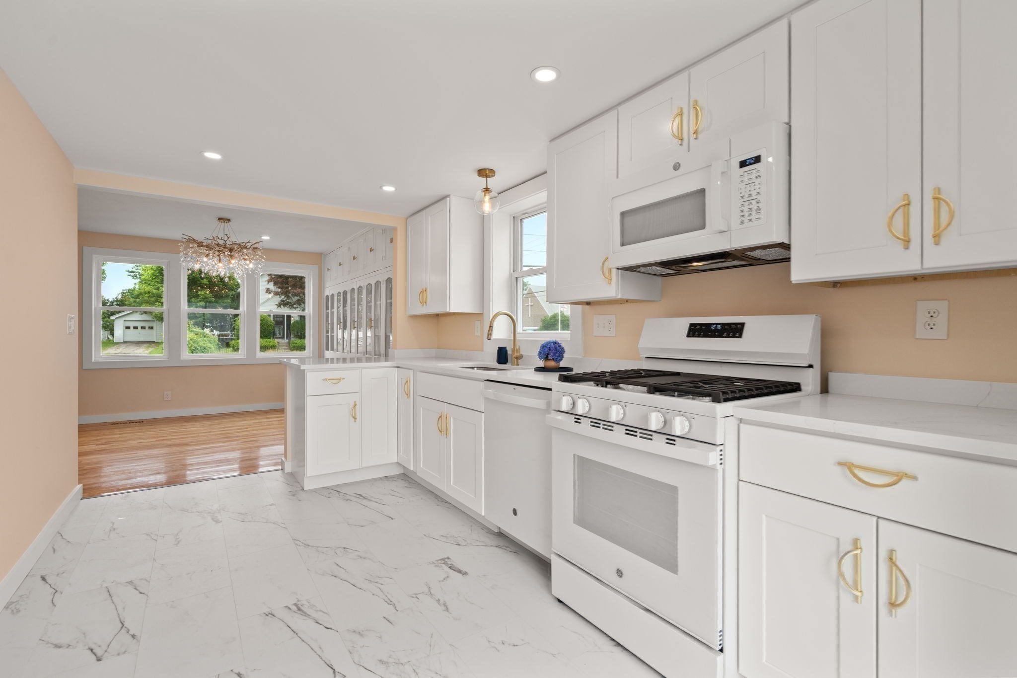 331 Burncoat Street Property Photo 10