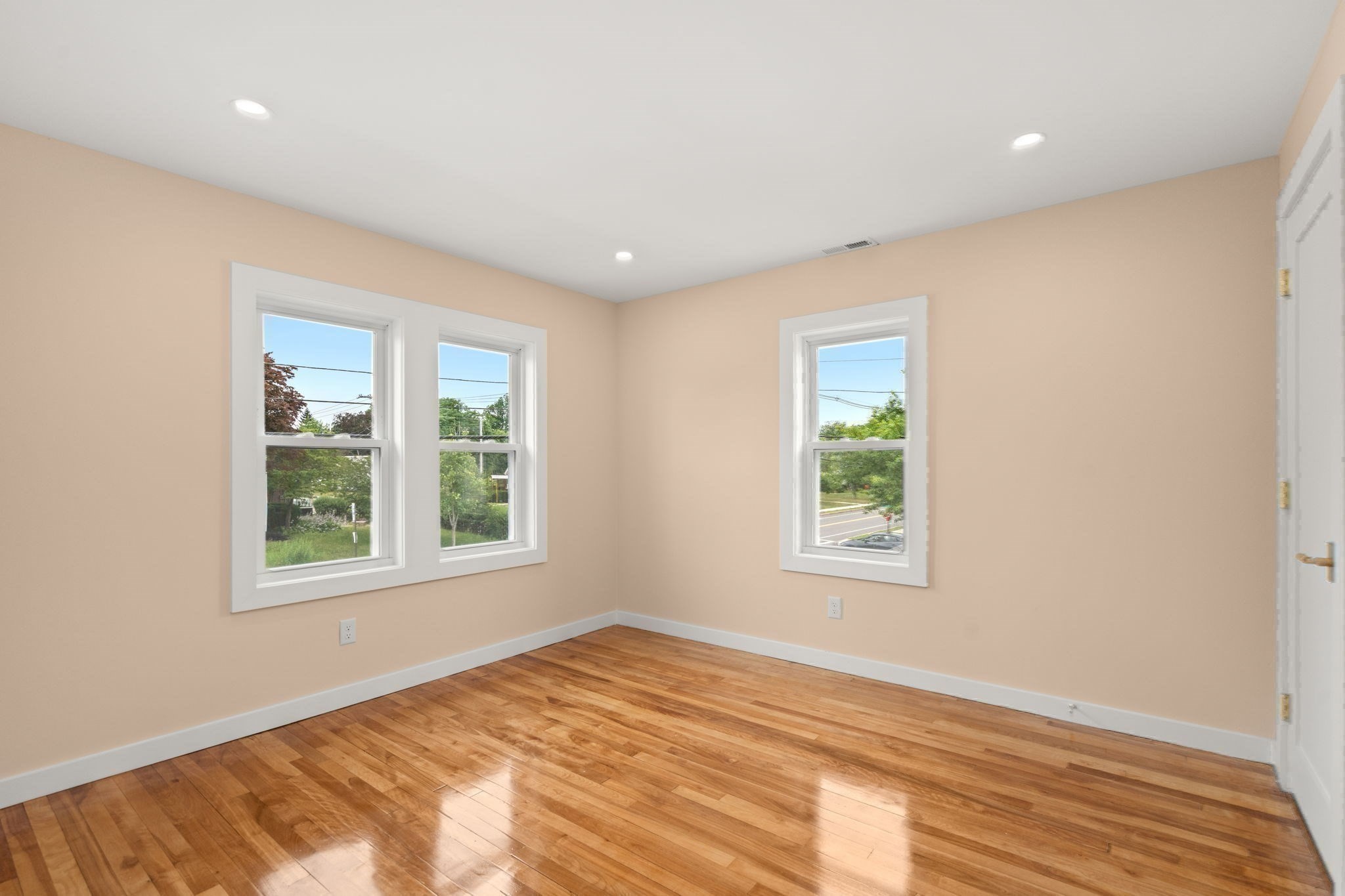 331 Burncoat Street Property Photo 28