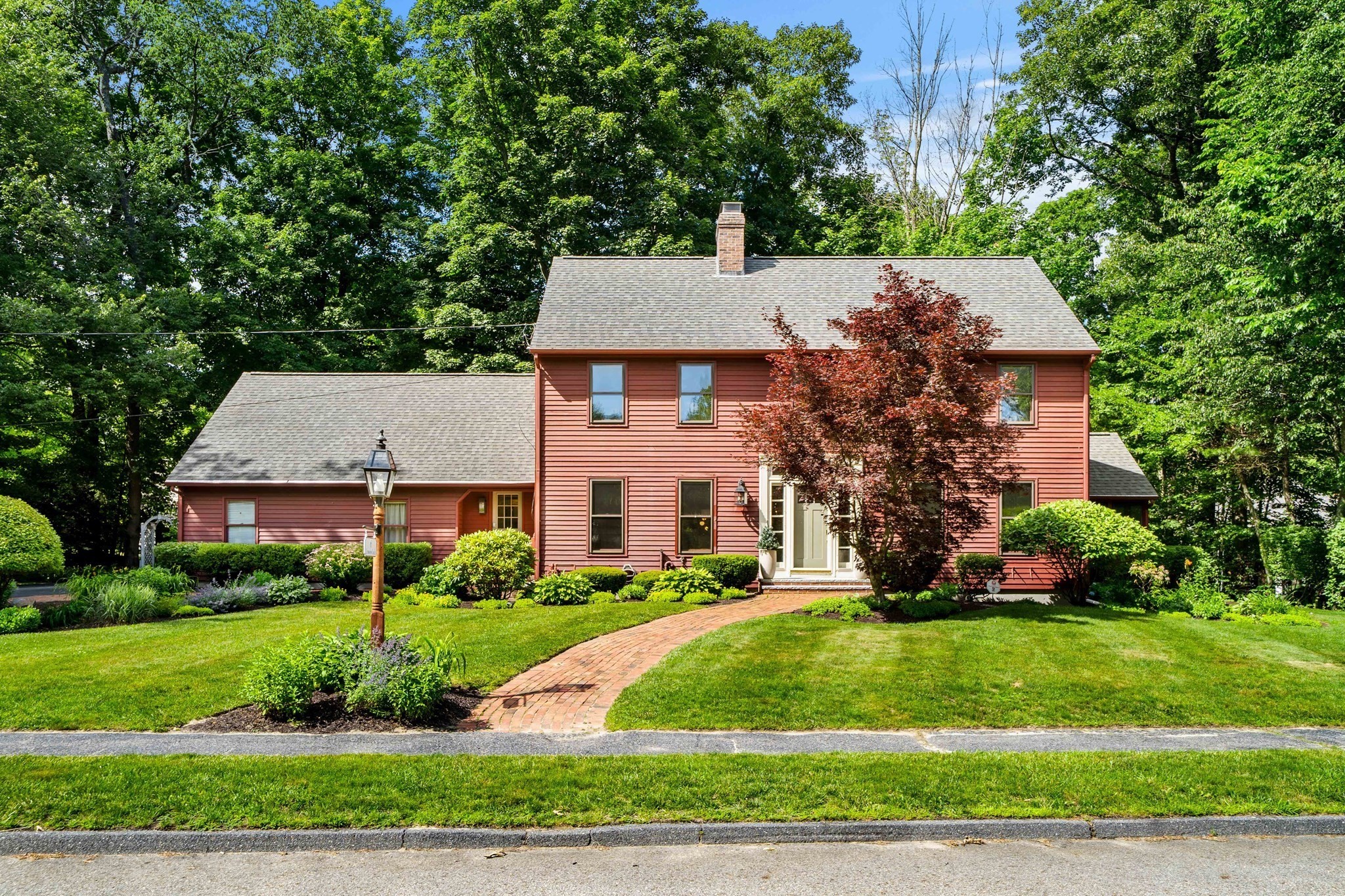 6 Lexington Cir Property Photo 2