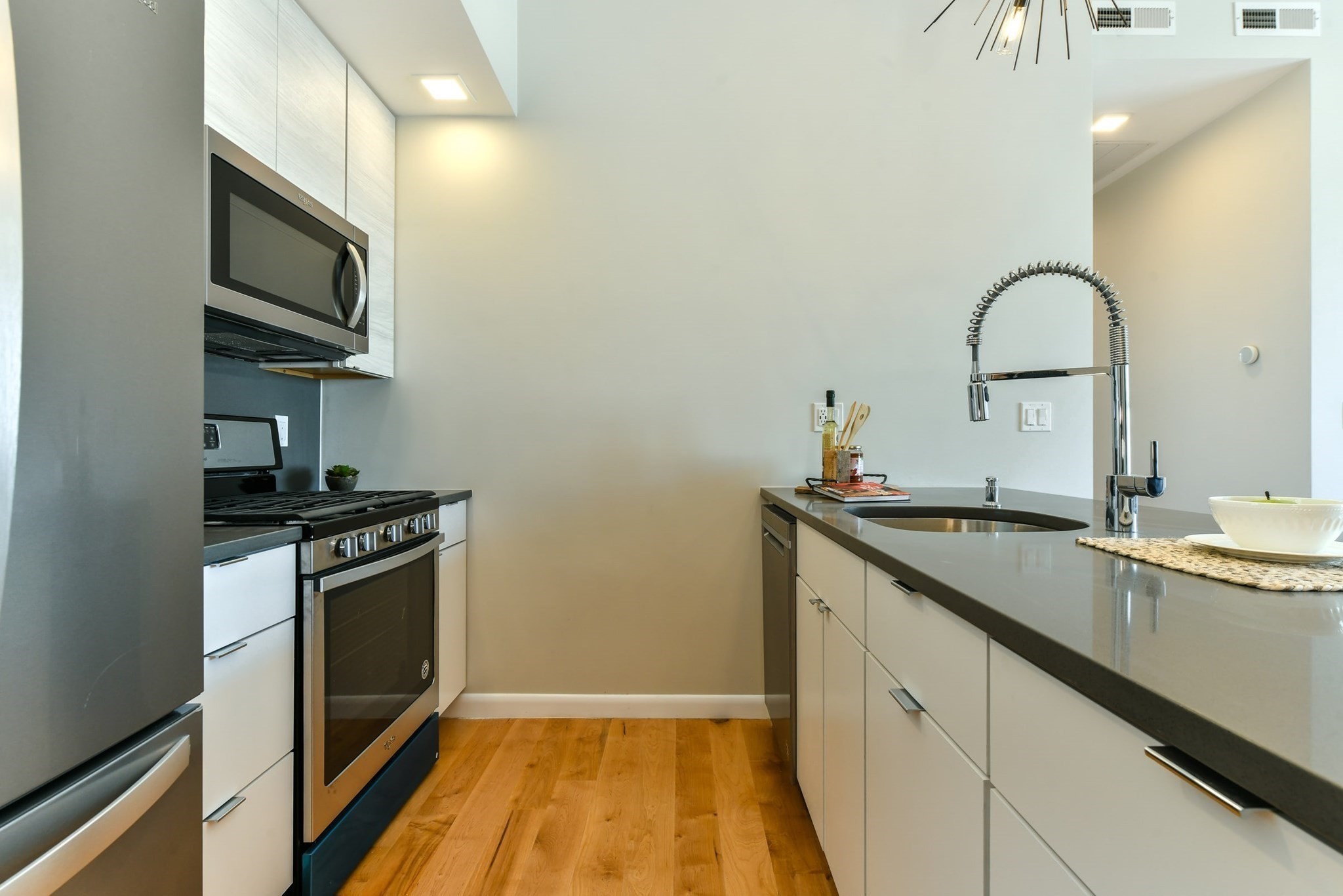 87 Parker St # 403 Property Photo 2