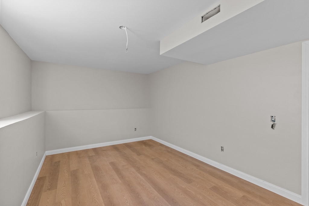 37 Murray St Property Photo 33