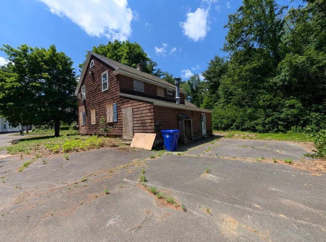 46 Turners Falls Road Property Photo 4