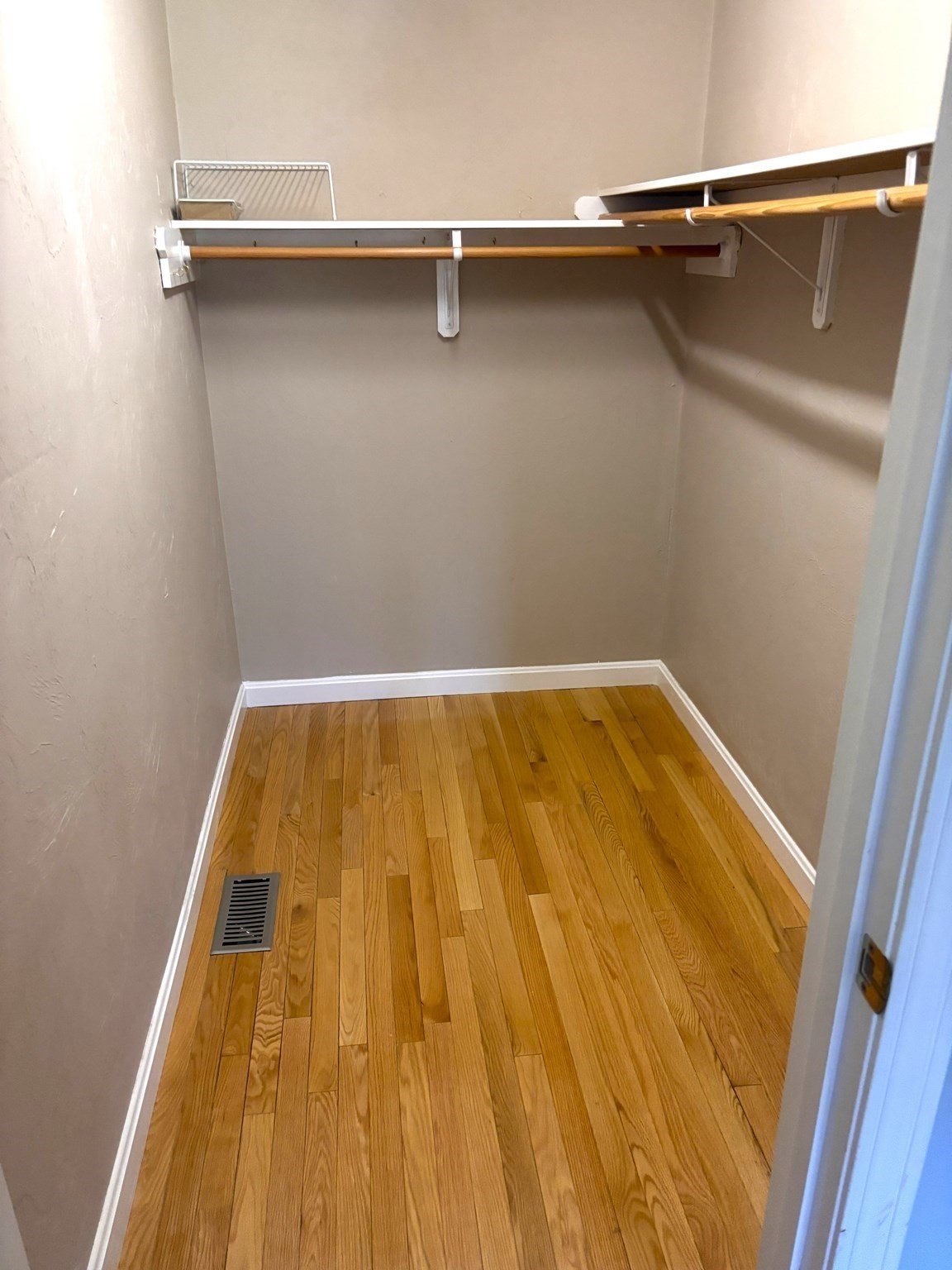 18 Bonwood Dr. # 402 Property Photo 20