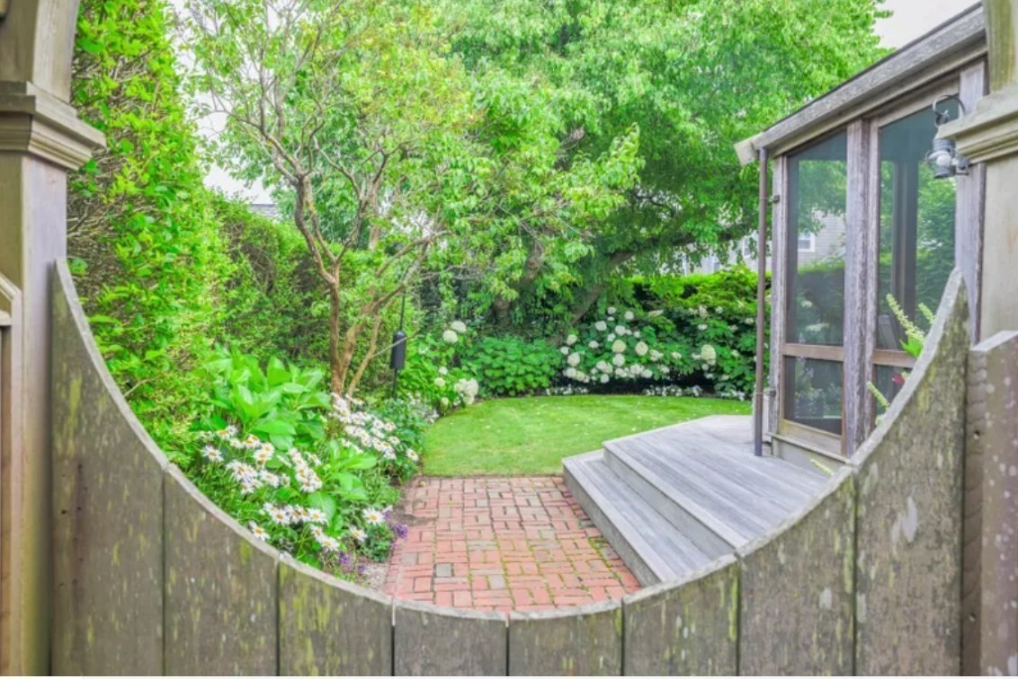 4 York Property Photo 1