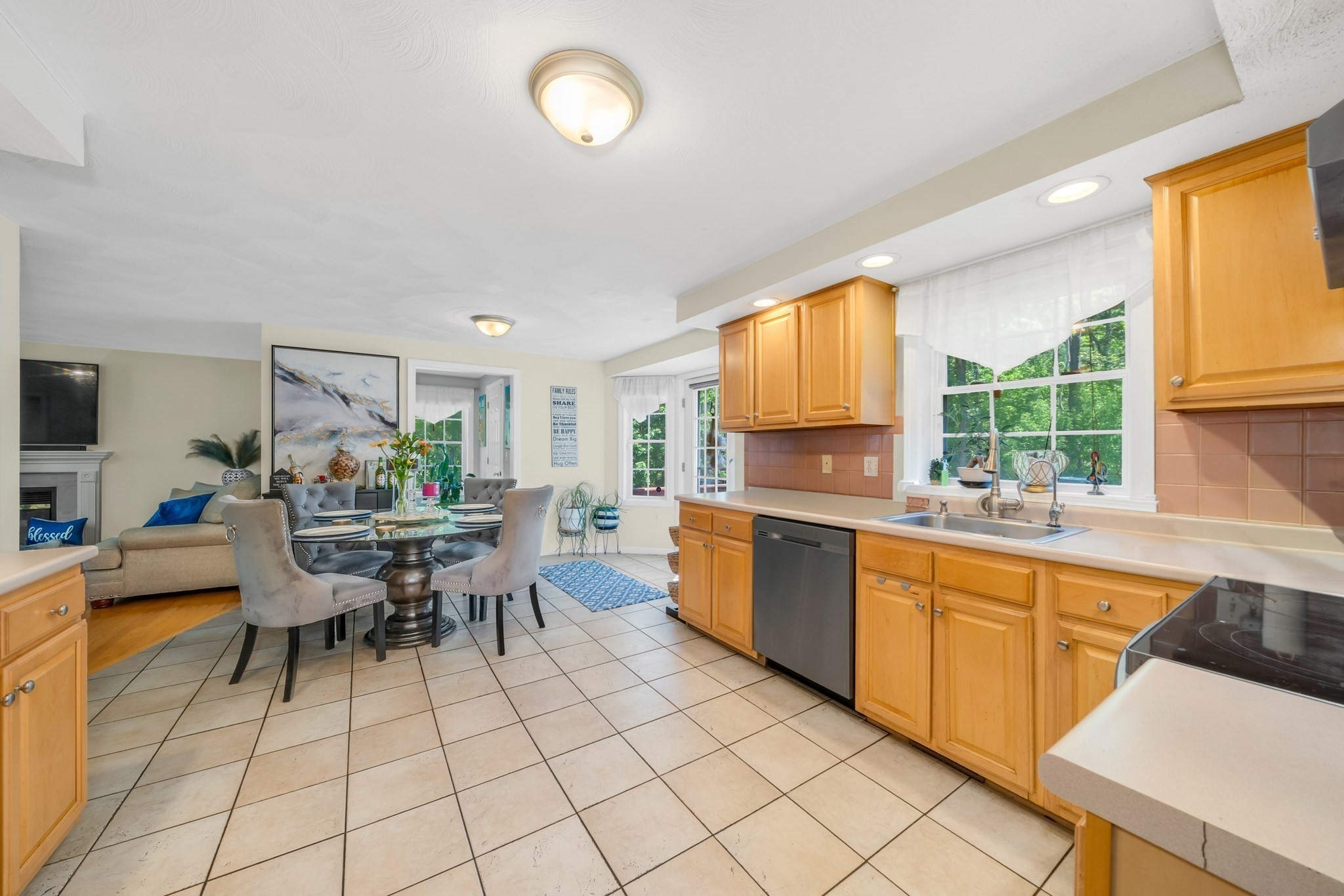 257 Howe St Property Photo 15