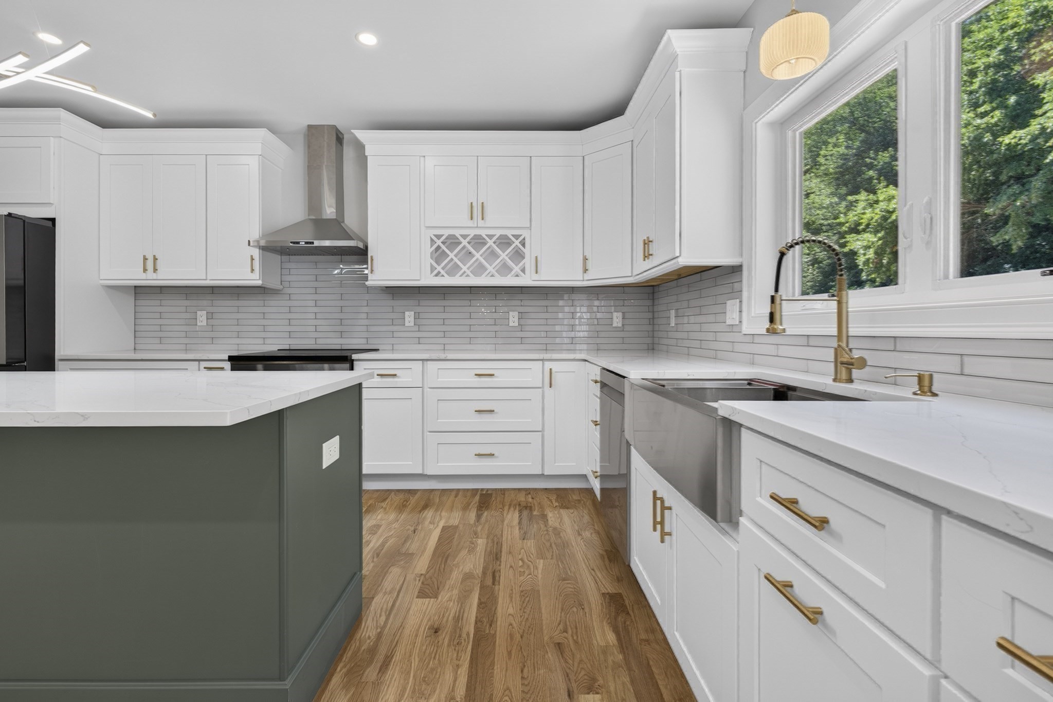 27 Rollins # A Property Photo 11