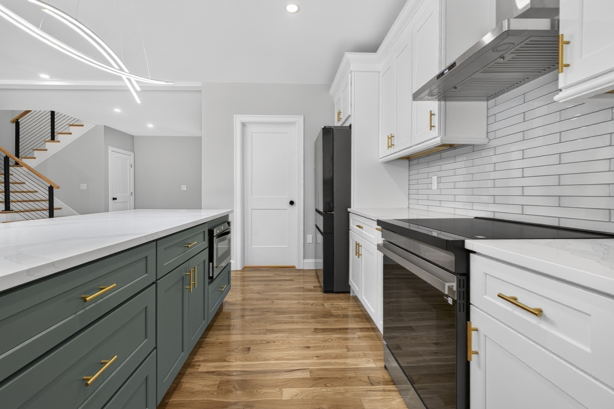 27 Rollins # A Property Photo 13