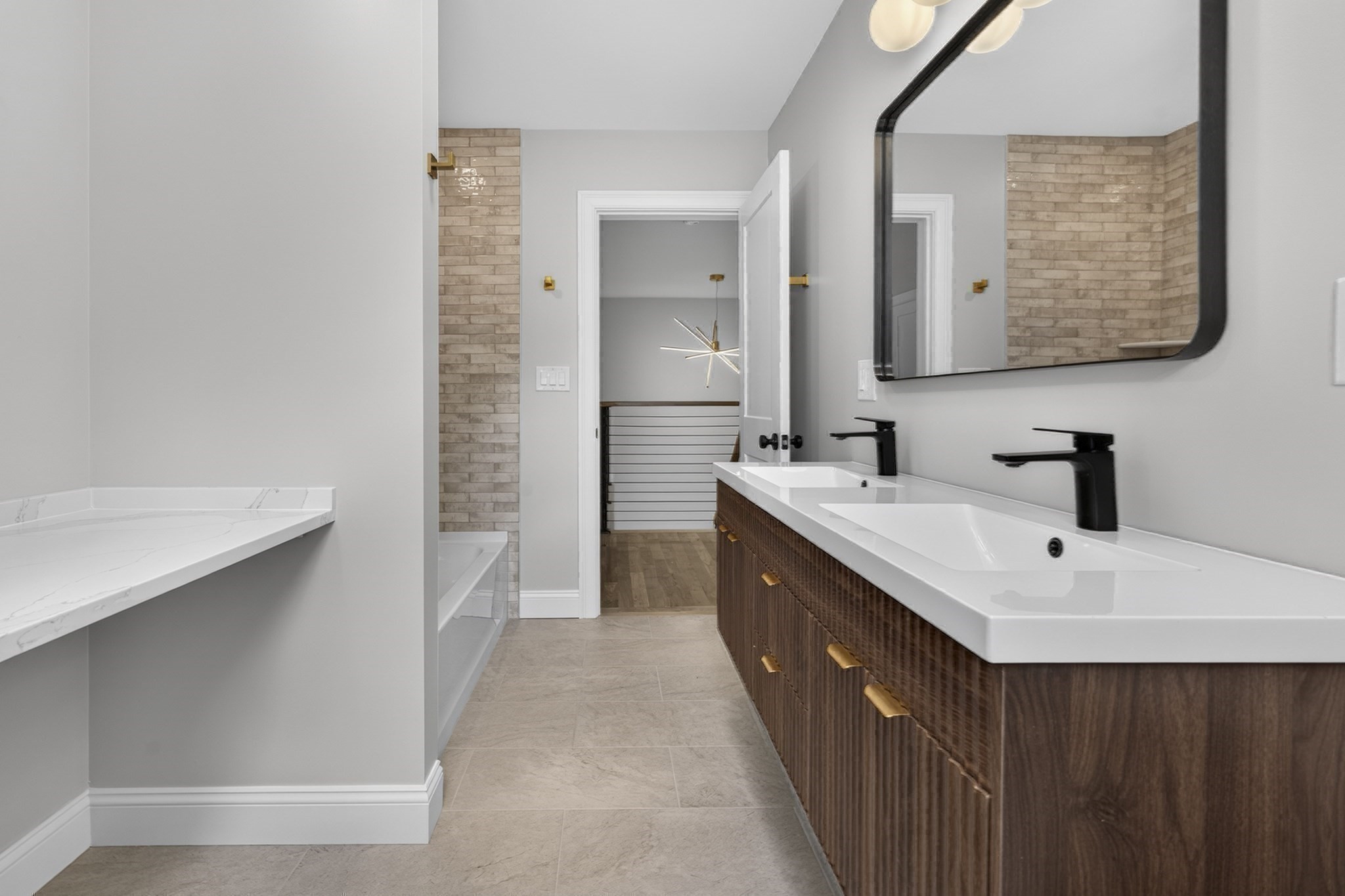 27 Rollins # A Property Photo 17