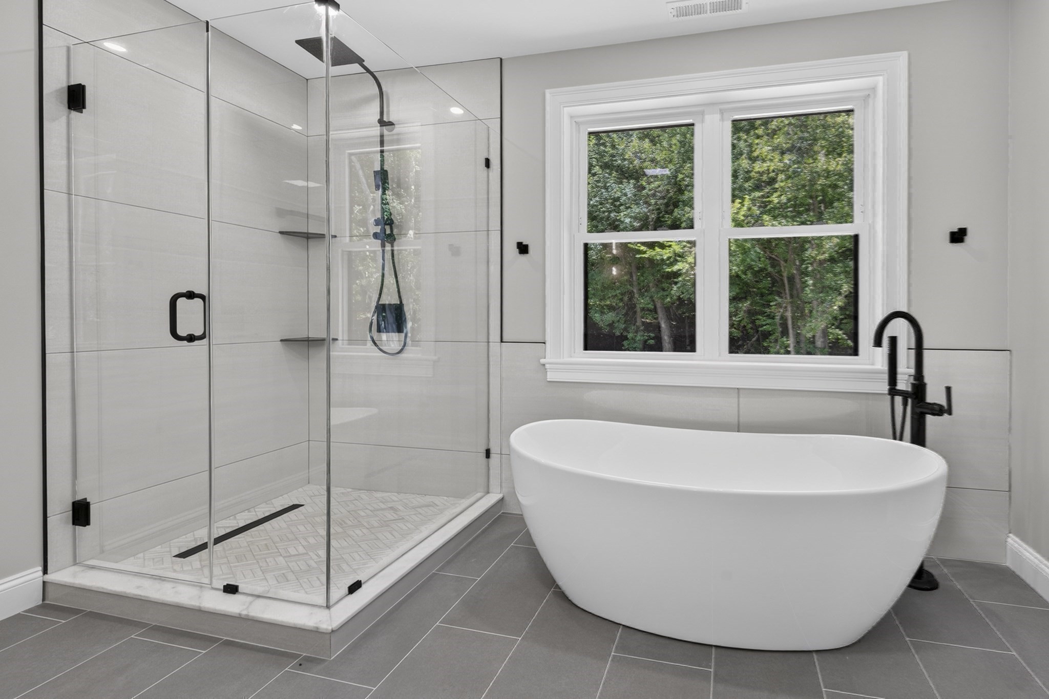 27 Rollins # A Property Photo 18