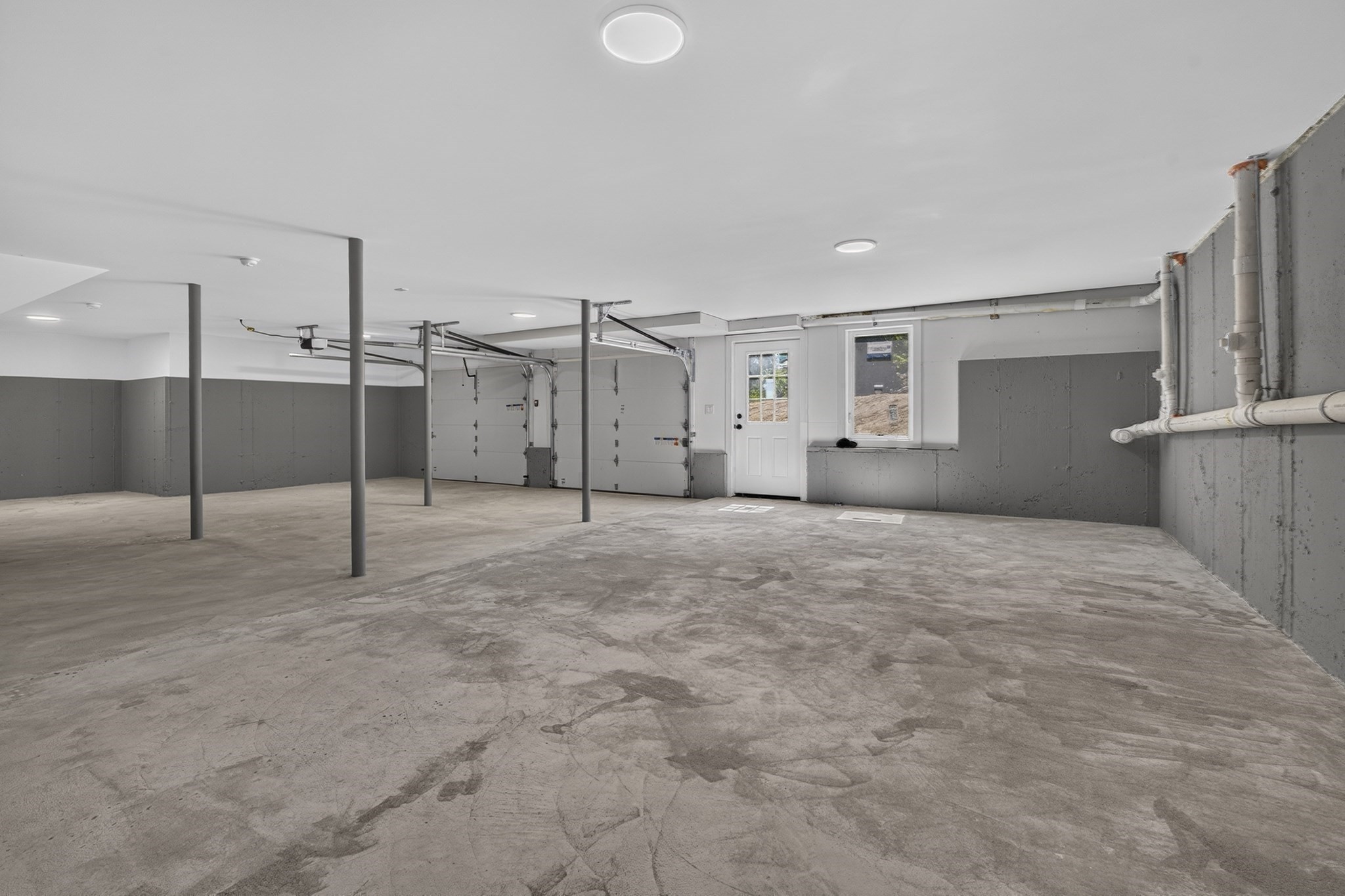 27 Rollins # A Property Photo 29