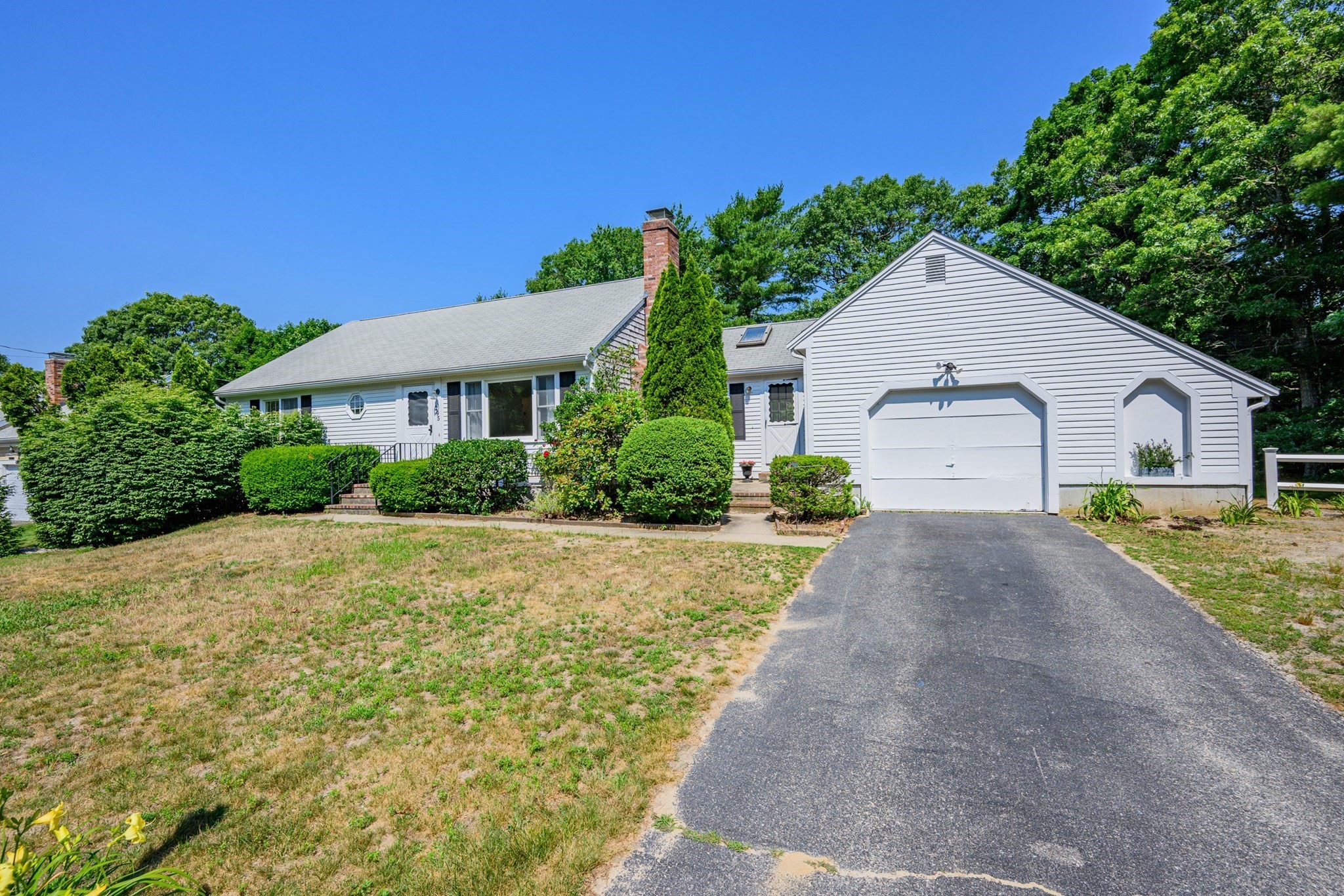 295 Westwind Cir Property Photo 1