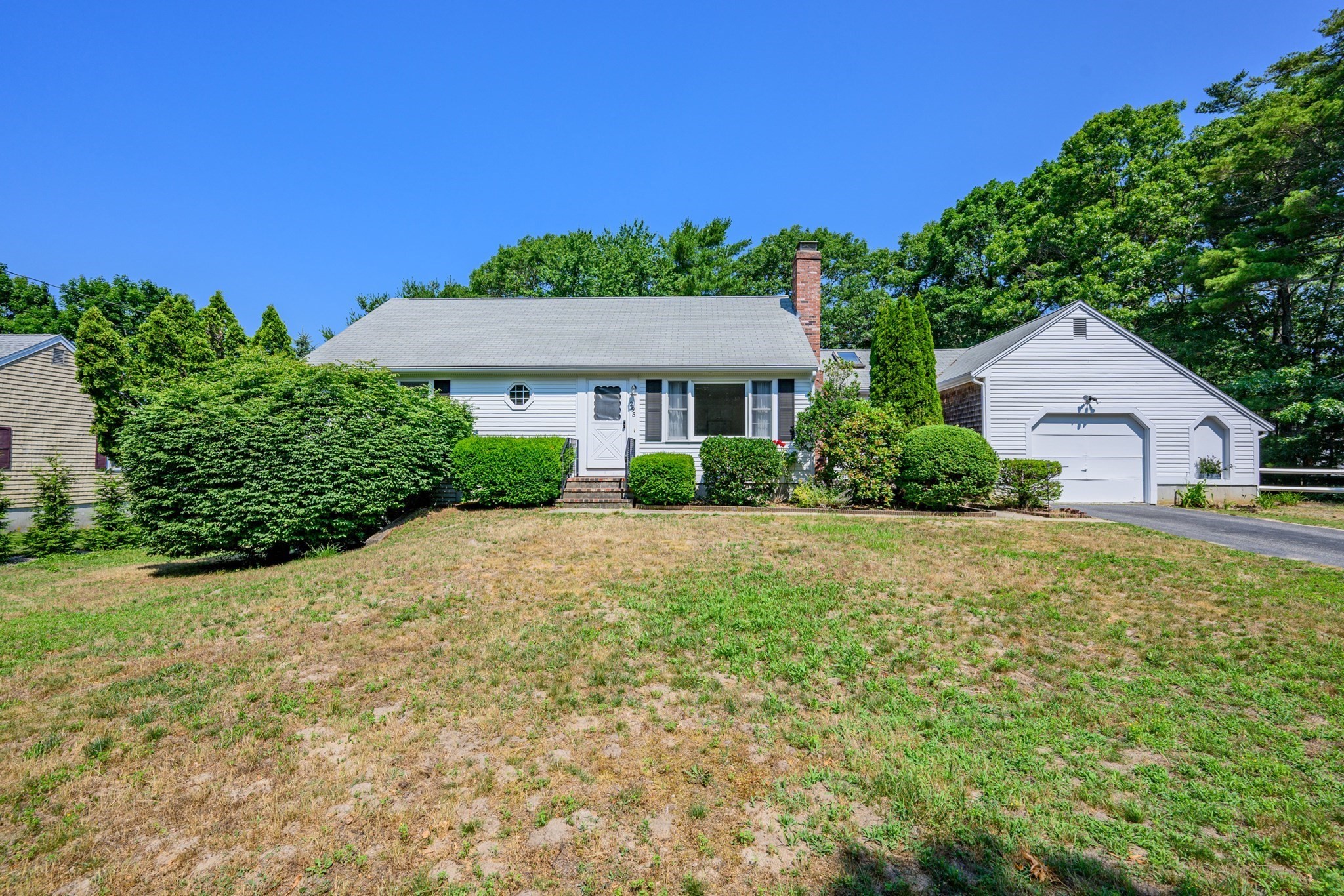 295 Westwind Cir Property Photo 2