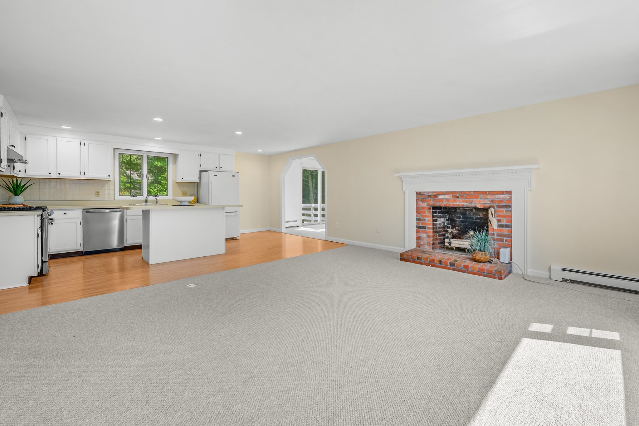 295 Westwind Cir Property Photo 5