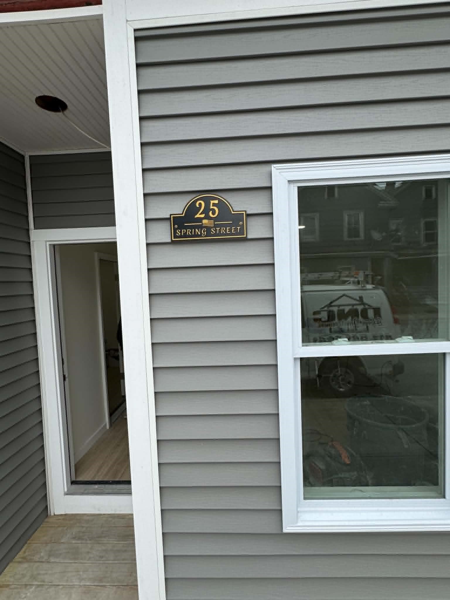 25 Spring St Property Photo 4