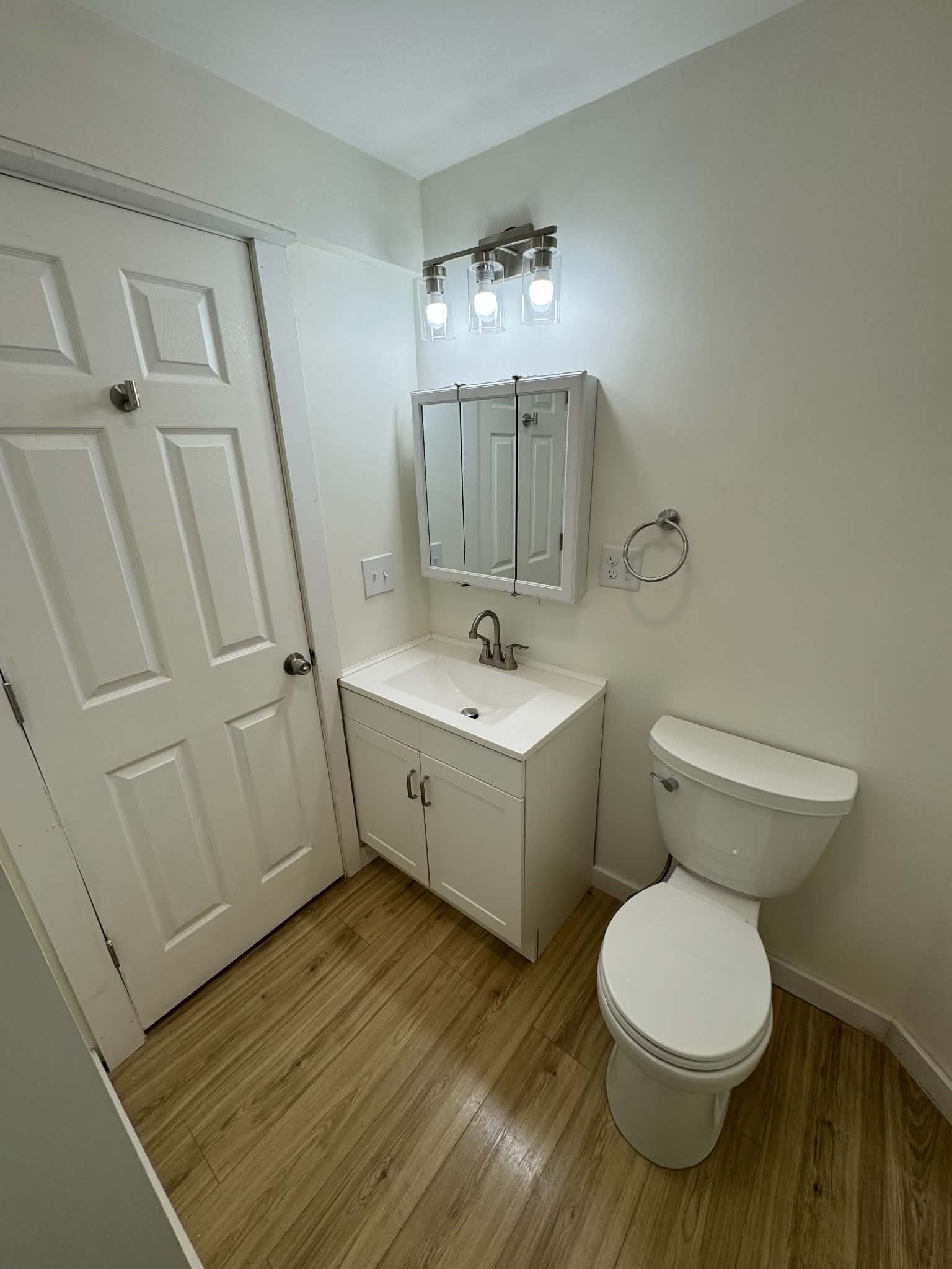 25 Spring St Property Photo 14