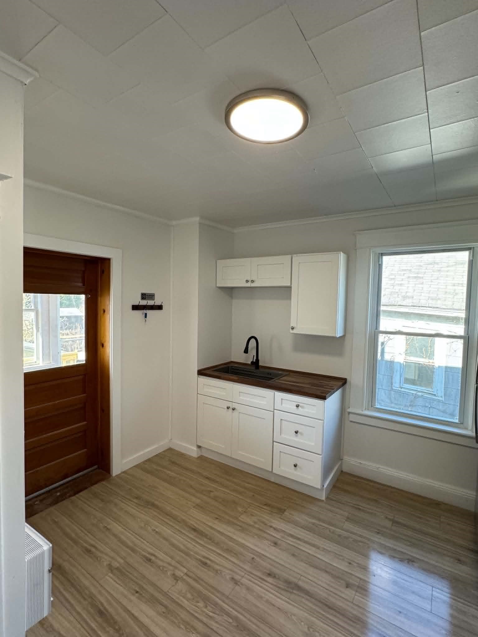 25 Spring St Property Photo 18