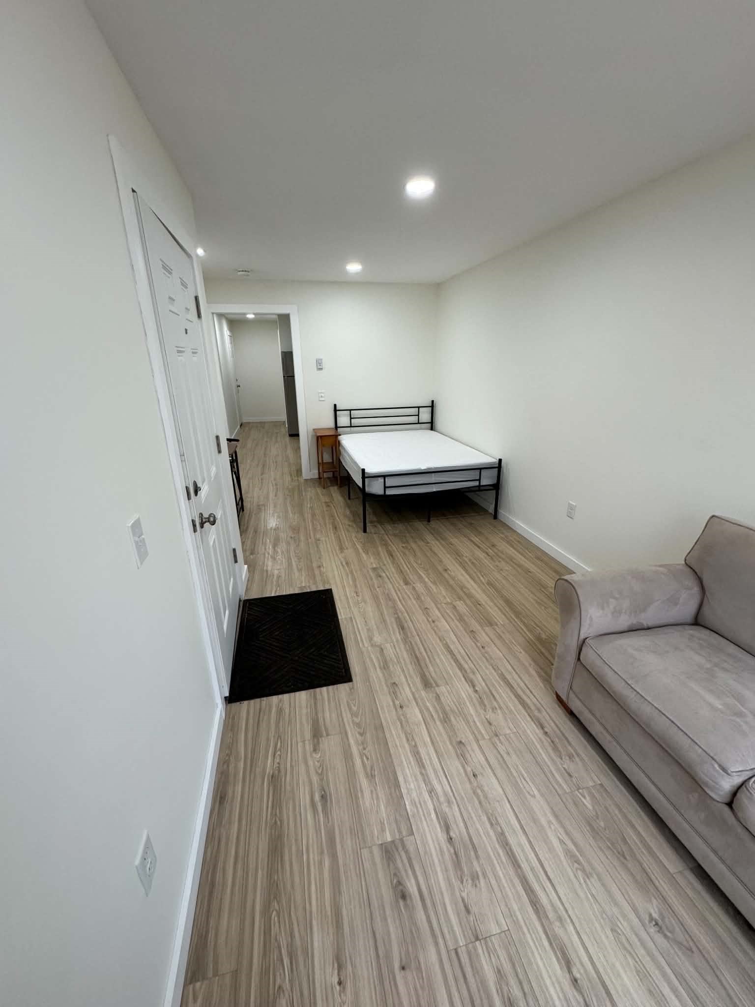 25 Spring St Property Photo 22