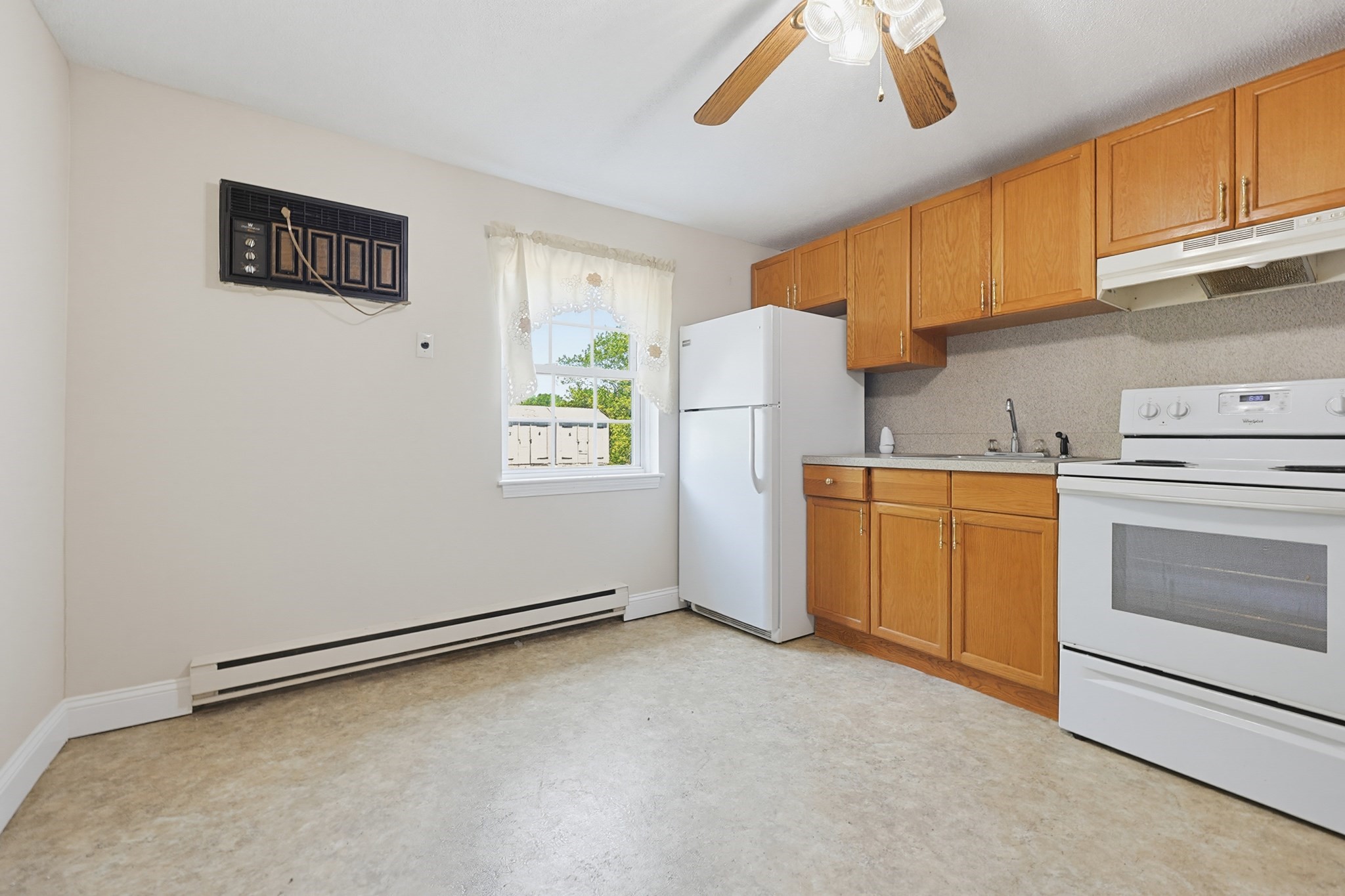 15 Frank St # 1 Property Photo 6