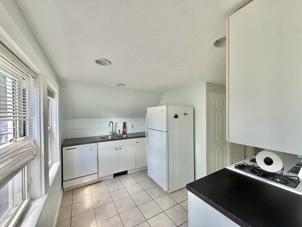 20 Park Rd # 2 Property Photo 12