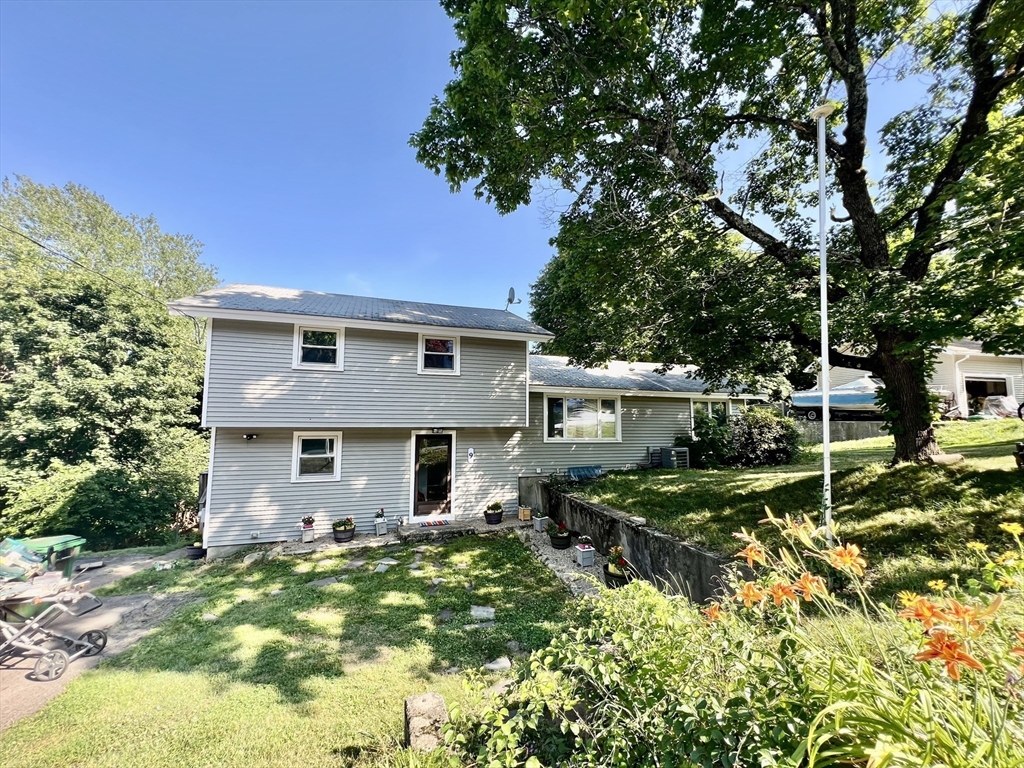 9 Champlain Dr. Property Photo 3