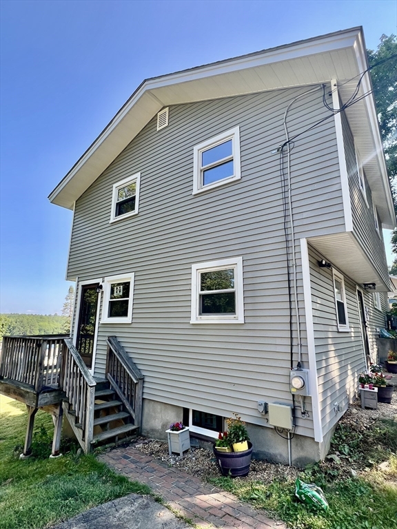 9 Champlain Dr. Property Photo 4