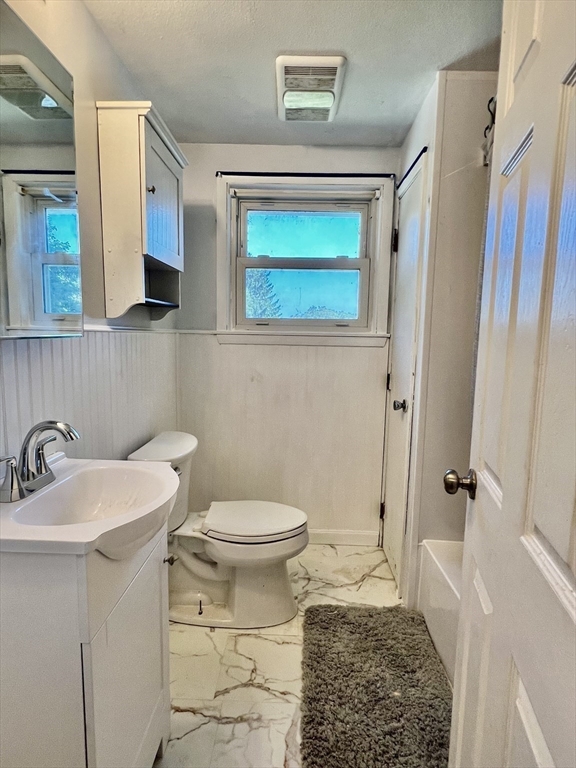 9 Champlain Dr. Property Photo 22