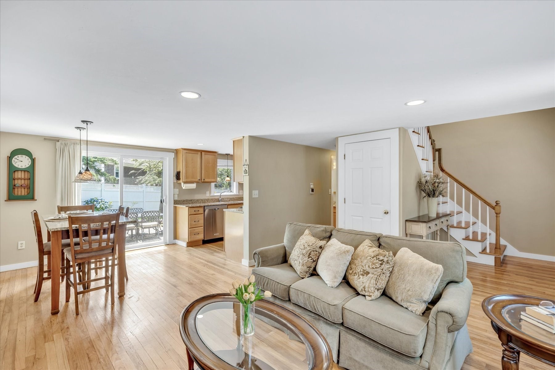 1 Thorwald Dr Property Photo 4
