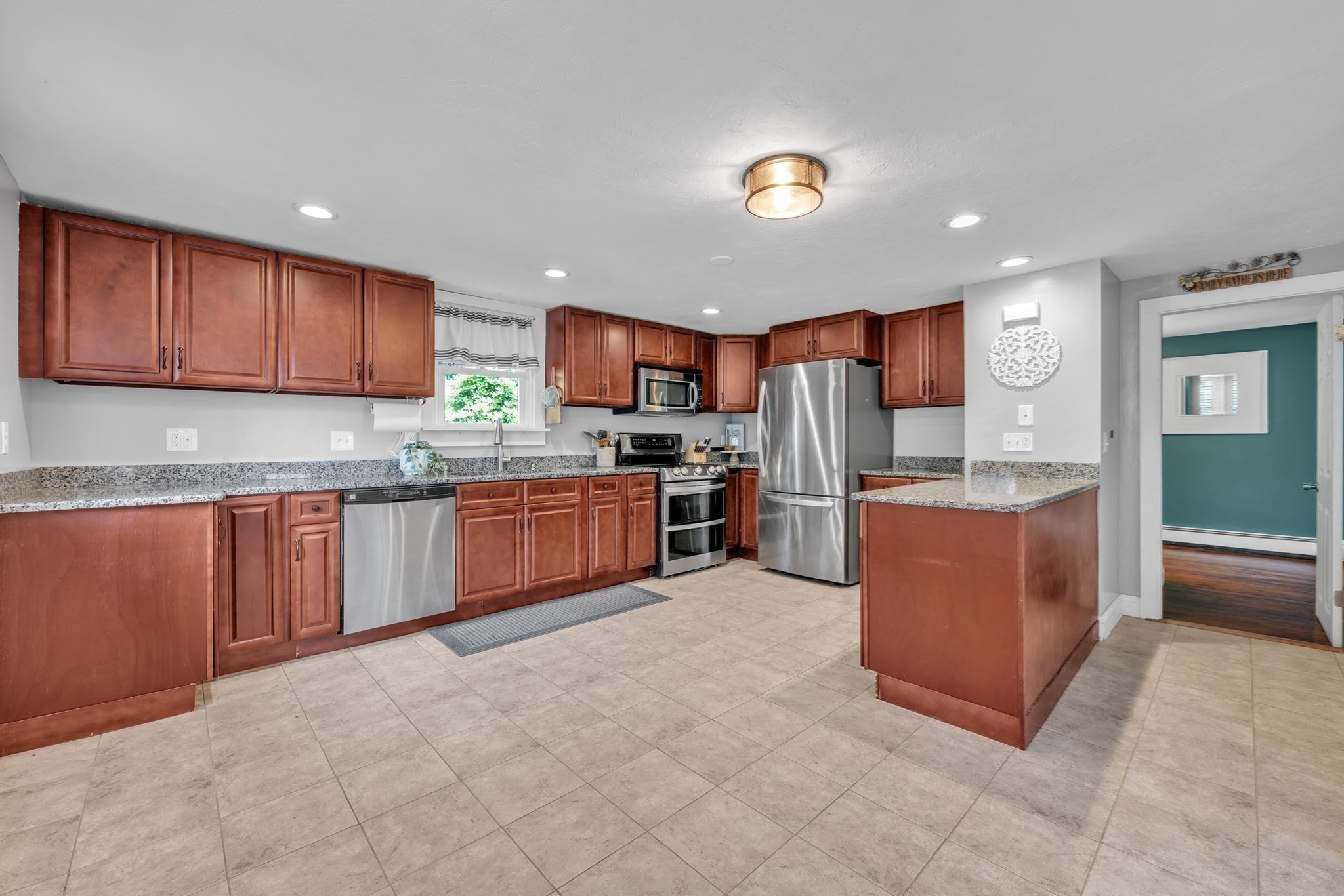 6 Belanger Ave Property Photo 5