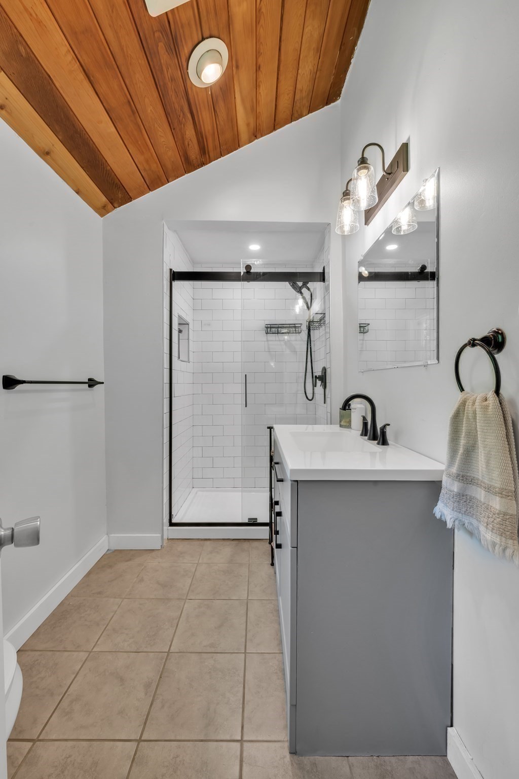 6 Belanger Ave Property Photo 21
