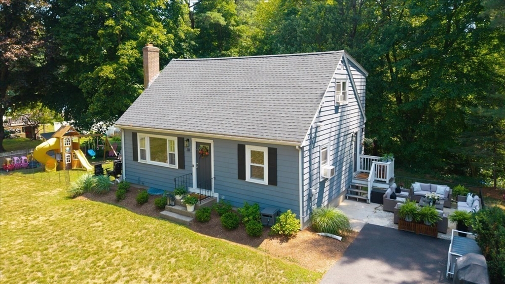 30 Chestnut St Property Photo 1