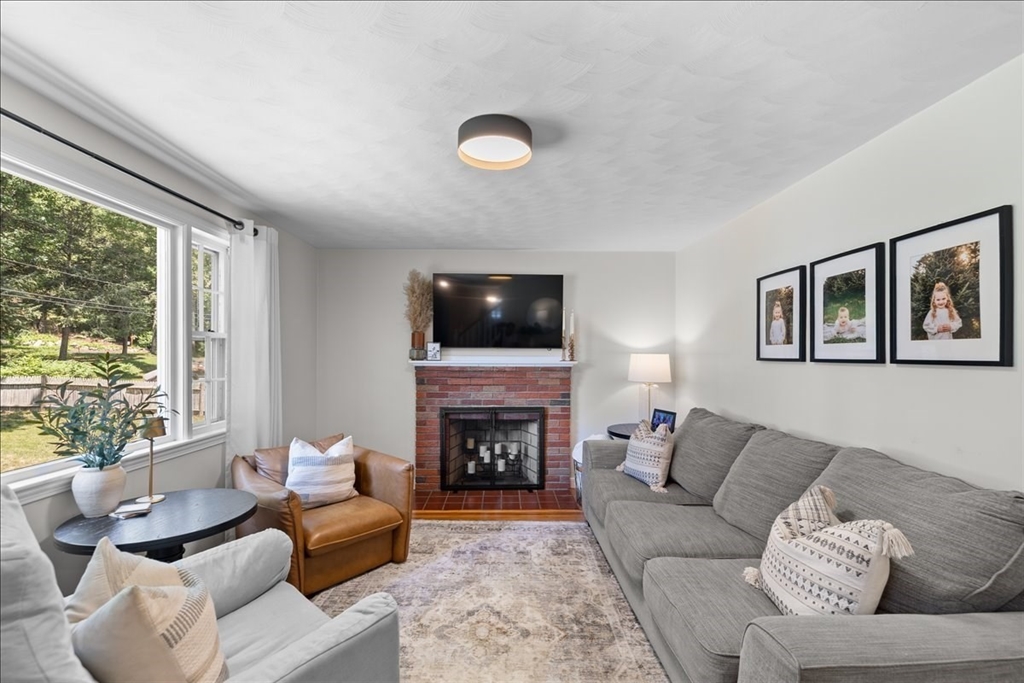30 Chestnut St Property Photo 6