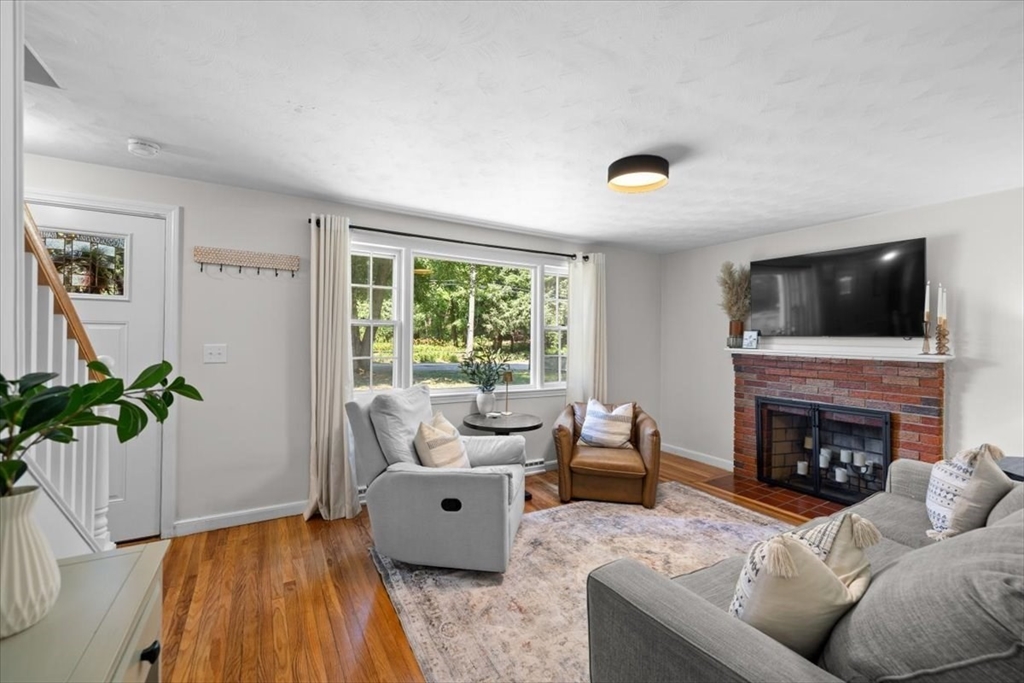 30 Chestnut St Property Photo 7