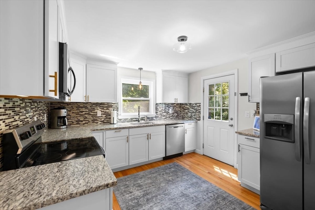 30 Chestnut St Property Photo 15