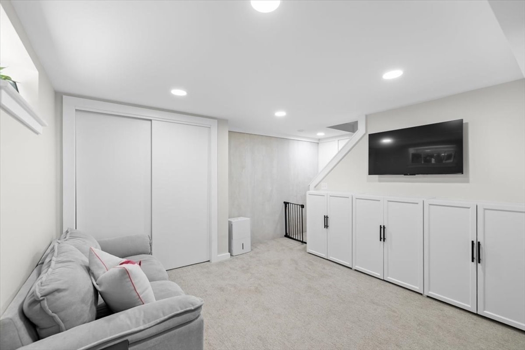 30 Chestnut St Property Photo 33
