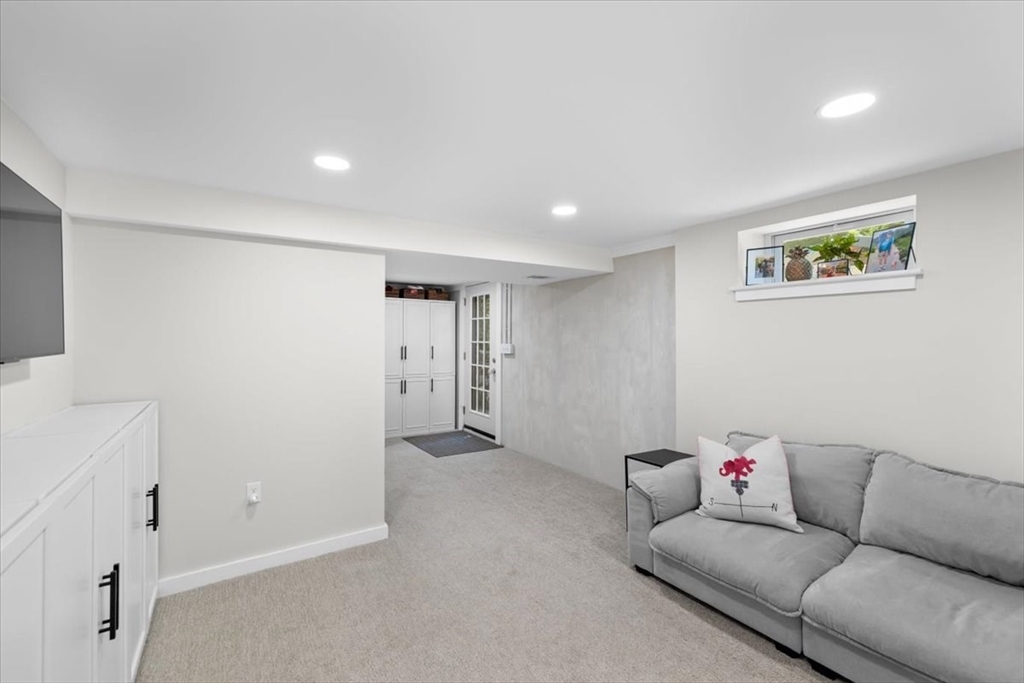 30 Chestnut St Property Photo 35