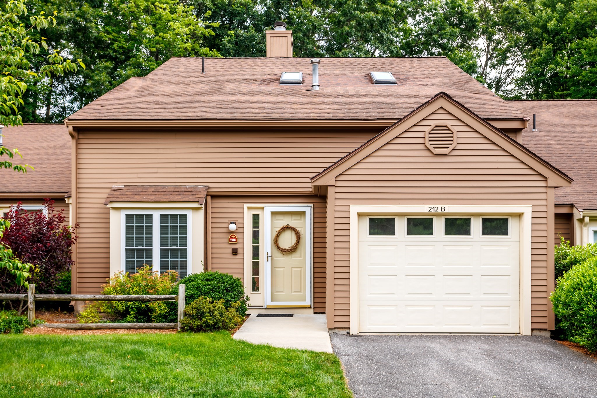 212 Ridgefield Cir # 212B Property Photo 1