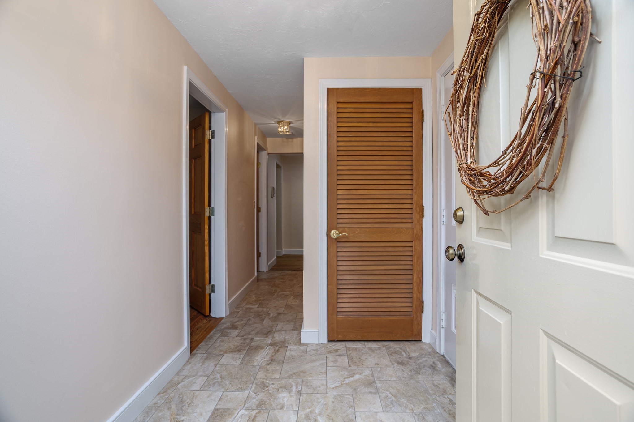 212 Ridgefield Cir # 212b Property Photo 2