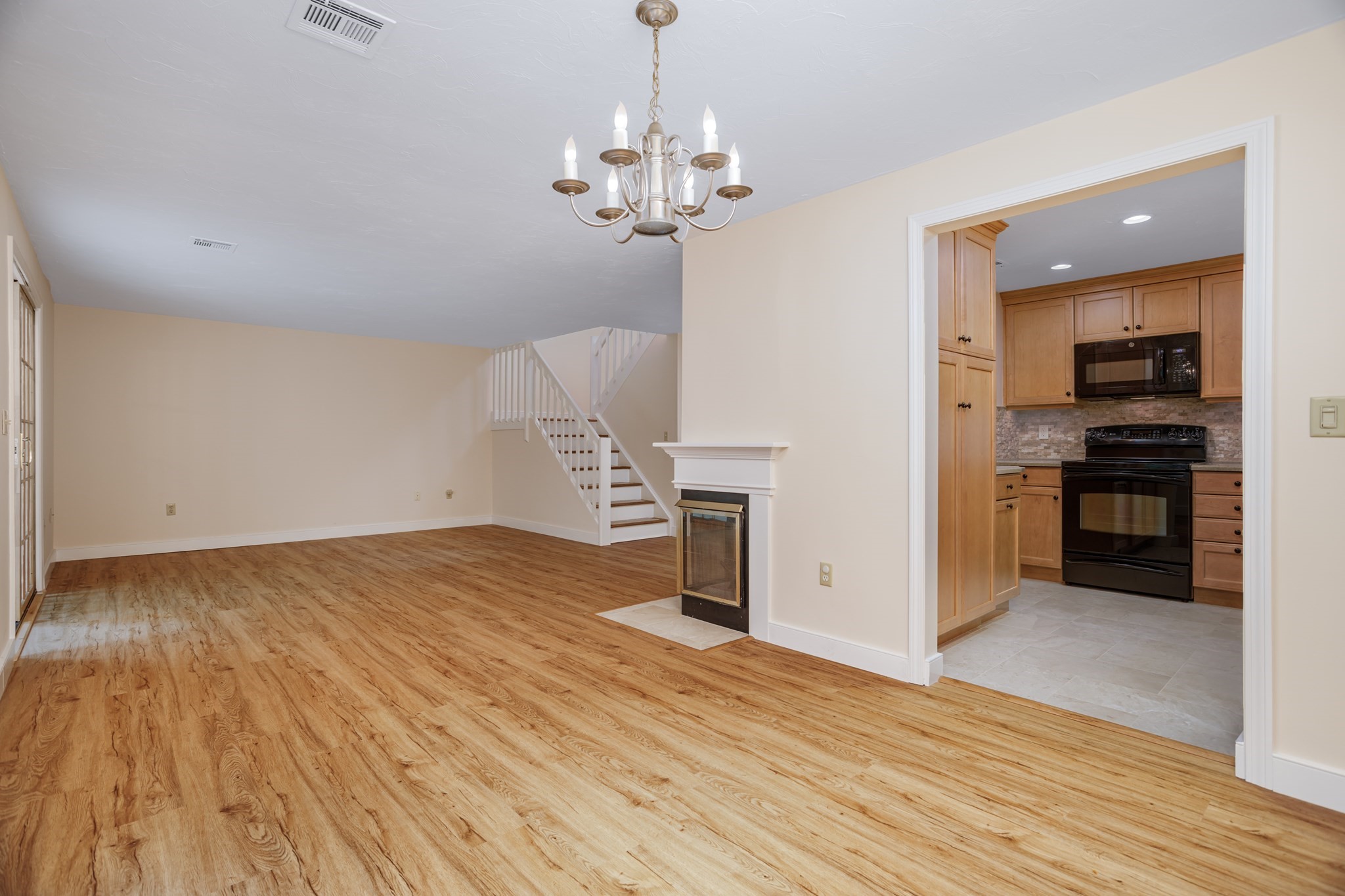 212 Ridgefield Cir # 212b Property Photo 8