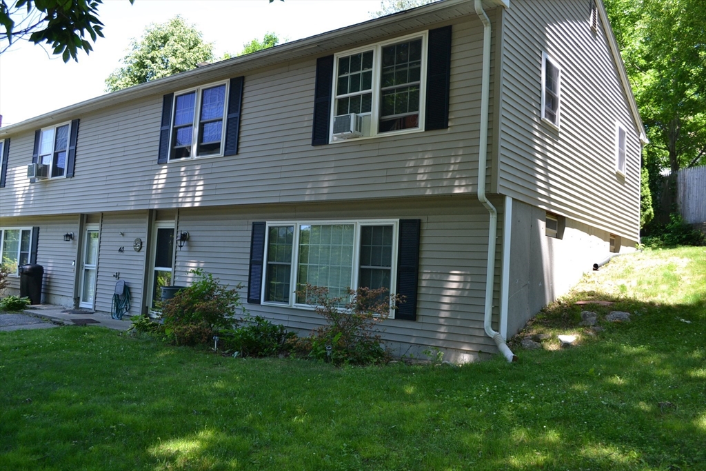 40 Brooks St Property Photo 1