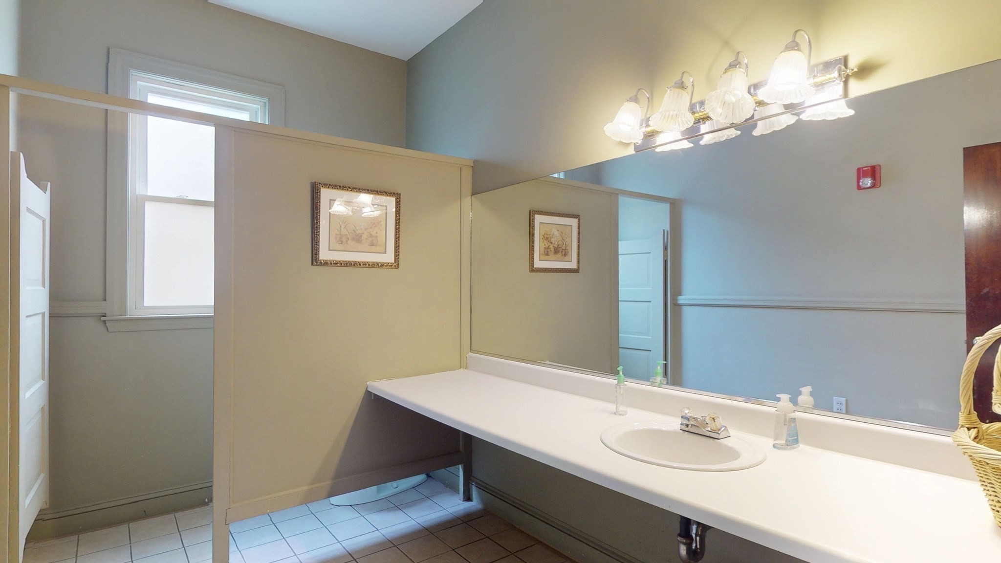 1 Sprague St Property Photo 14