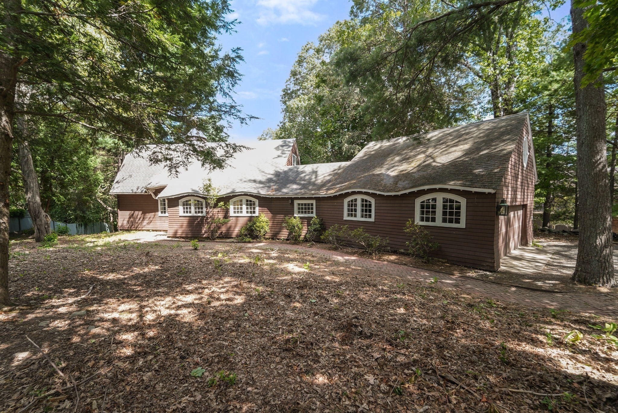 136 Dudley Rd Property Photo 1