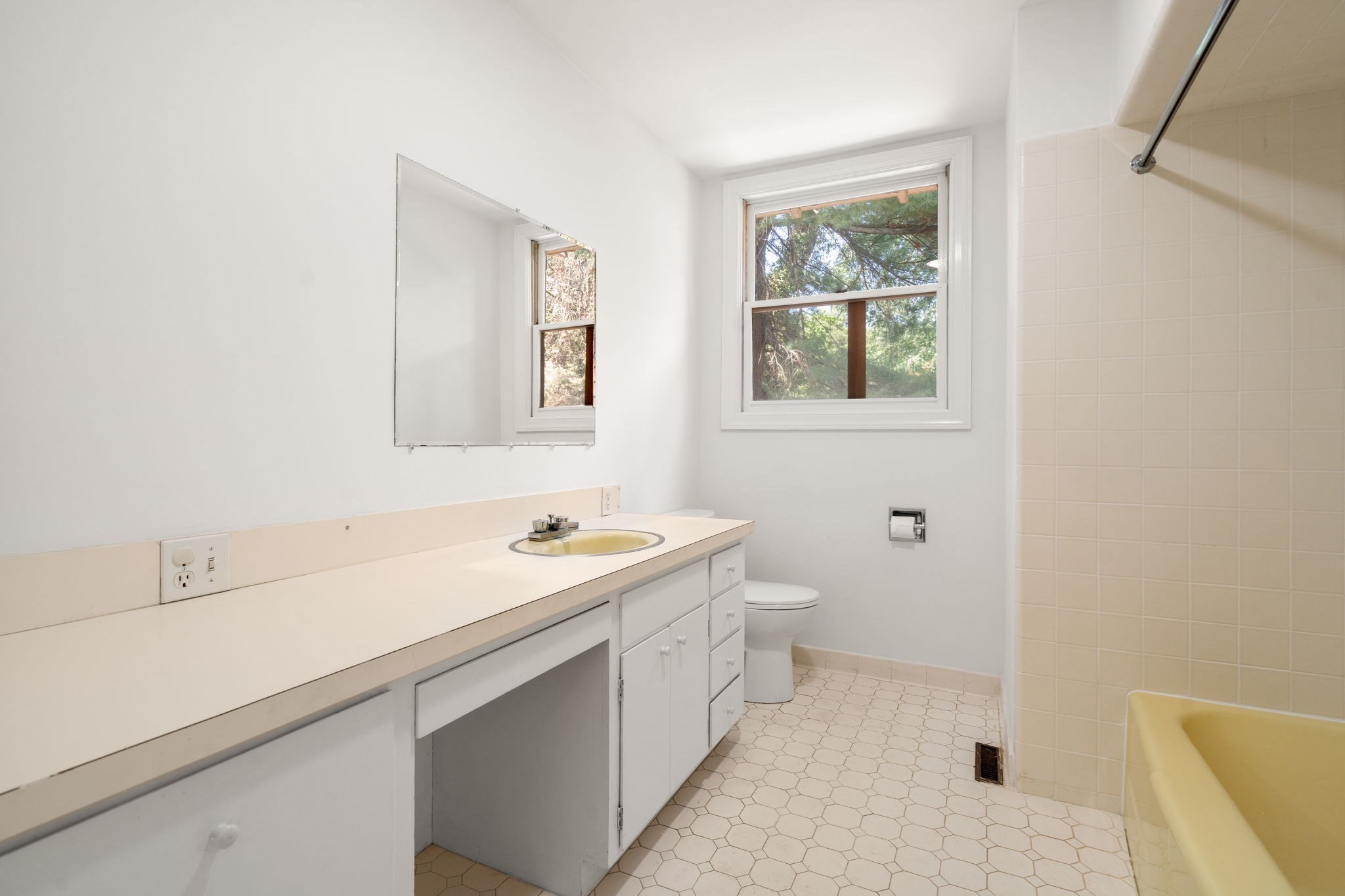 136 Dudley Rd Property Photo 16
