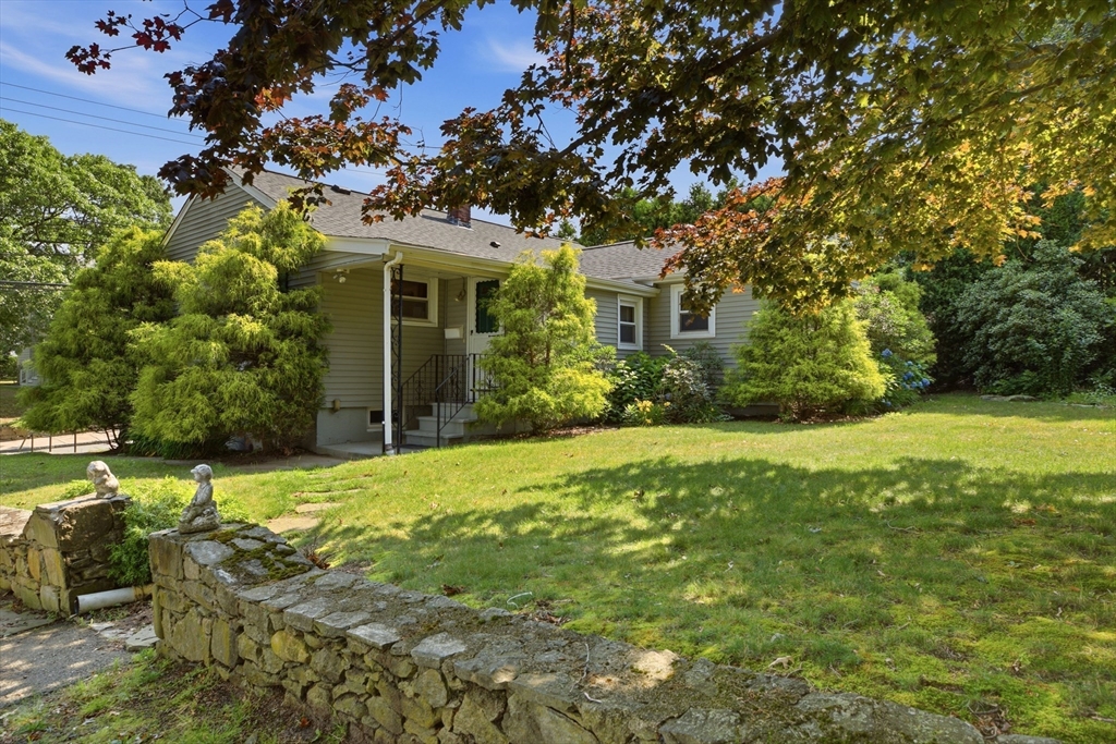 1443 Bedford St Property Photo 2